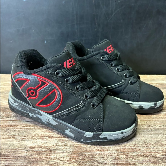 EUC Heelys Sneakers, Size 13 - Picture 2 of 10